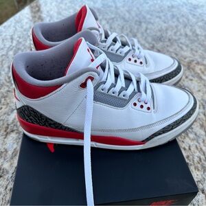 Air Jordan 3 Retro 
White/Fire Red-Black